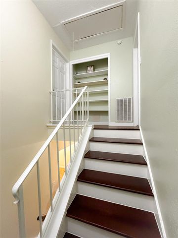 6551 S Briar Bayou Drive, Houston, TX 77072