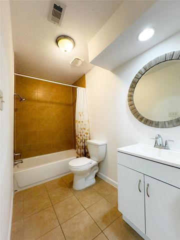 6551 S Briar Bayou Drive, Houston, TX 77072