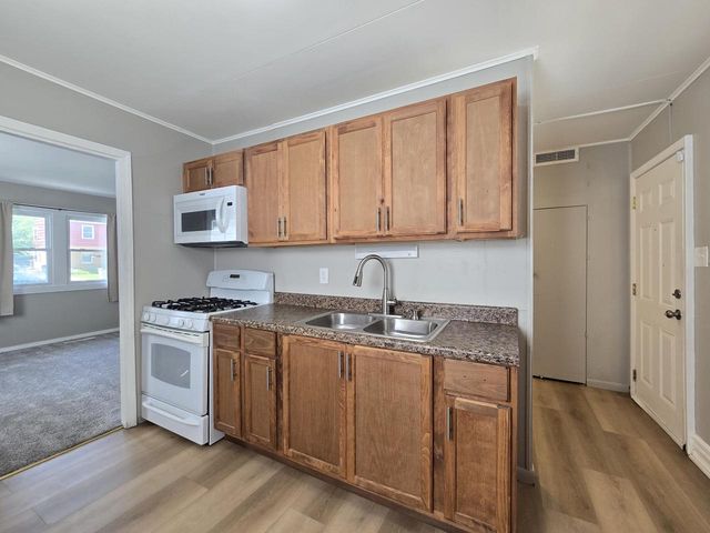 4608 N 45th STREET, Milwaukee, WI 53218