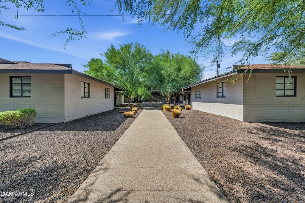 806 W TURNEY Avenue, Phoenix, AZ 85013 — exterior