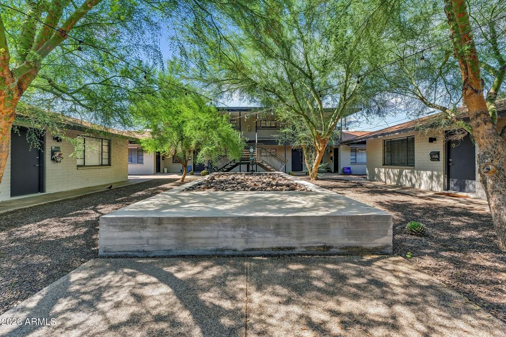 806 W TURNEY Avenue, Phoenix, AZ 85013 — photo 3