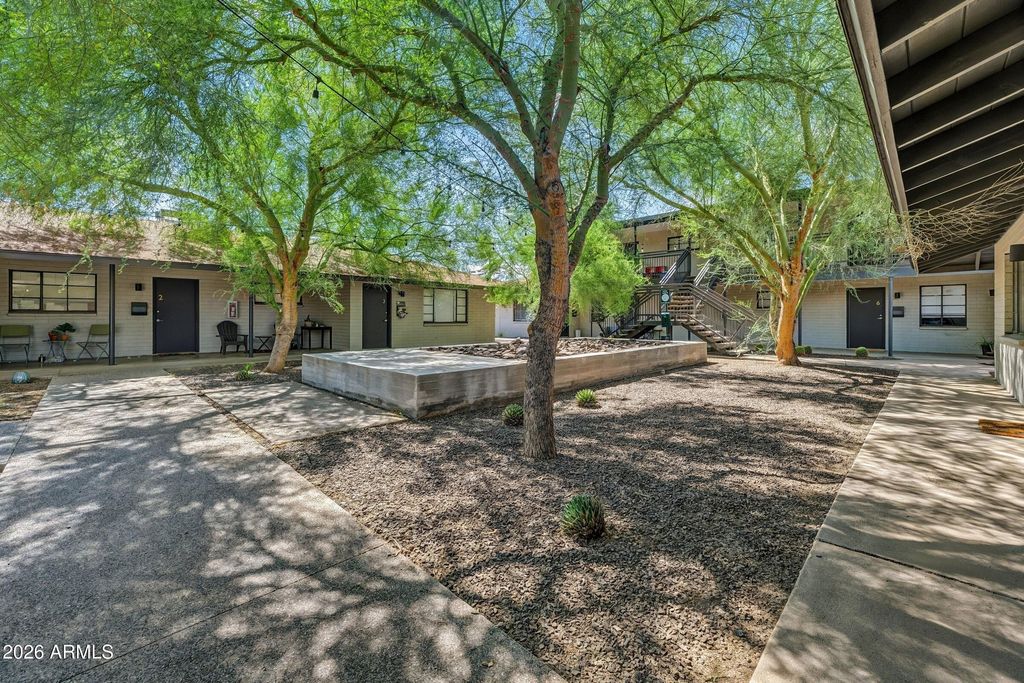 806 W TURNEY Avenue, Phoenix, AZ 85013 — photo 4