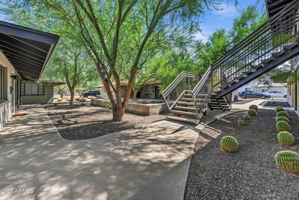 806 W TURNEY Avenue, Phoenix, AZ 85013 — photo 5