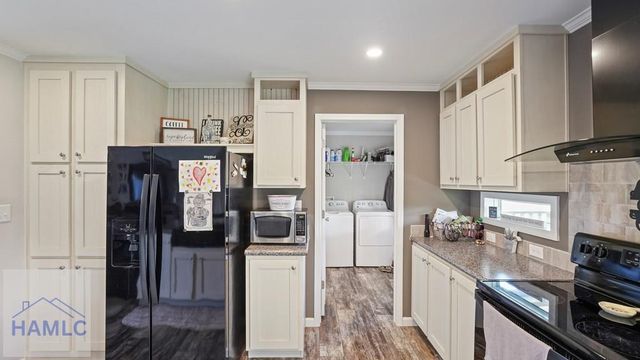 876 Hires Road, Jesup, GA 31545