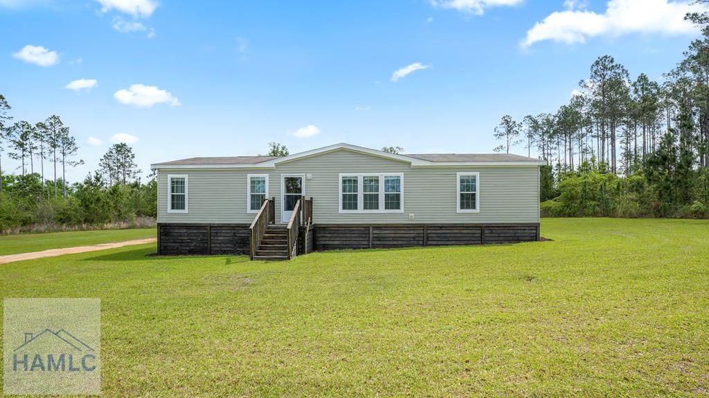 876 Hires Road, Jesup, GA 31545