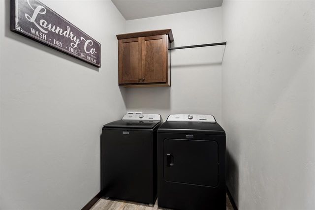 2146 CAROLINE COURT, Neenah, WI 54956