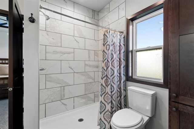 2146 CAROLINE COURT, Neenah, WI 54956