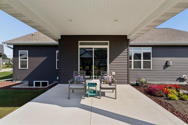 2146 CAROLINE COURT, Neenah, WI 54956