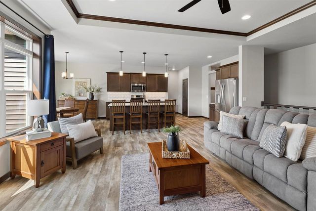 2146 CAROLINE COURT, Neenah, WI 54956