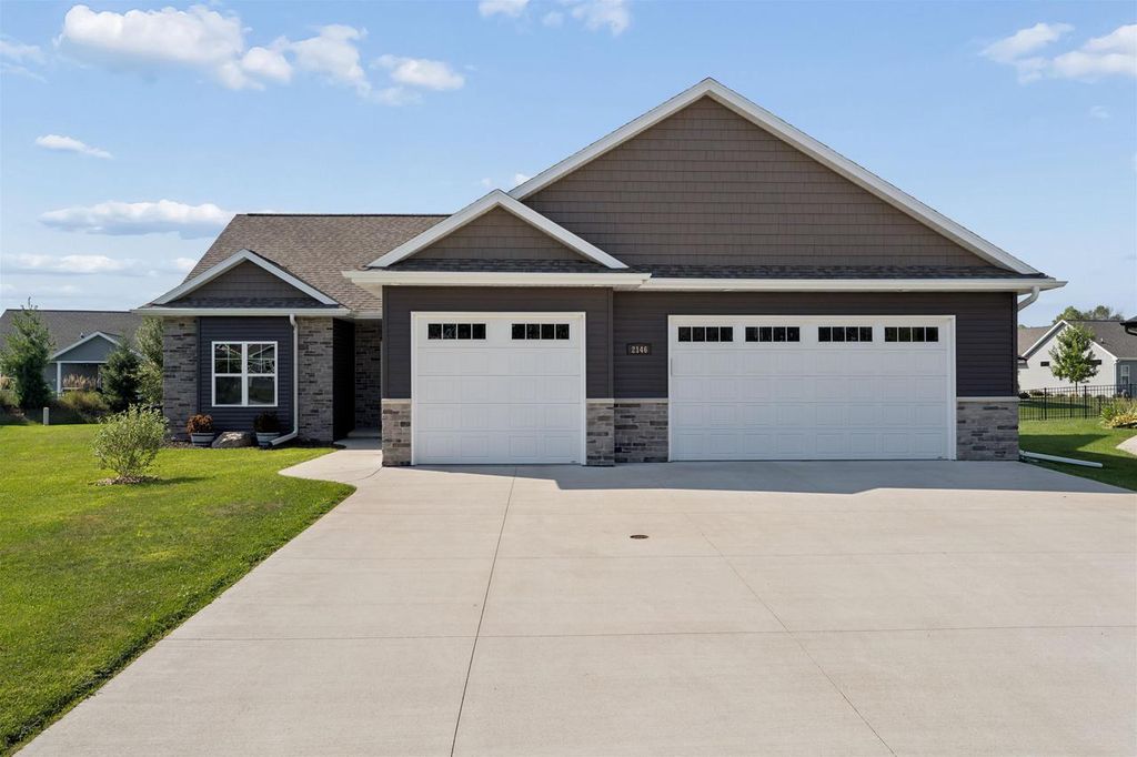 2146 CAROLINE COURT, Neenah, WI 54956