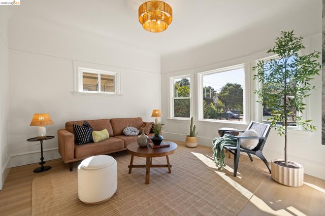 2630 Highland Ave, Oakland, CA 94606