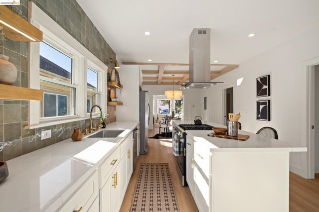2630 Highland Ave, Oakland, CA 94606
