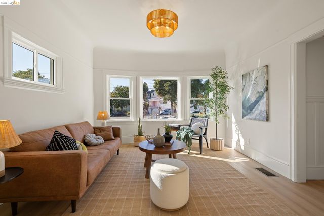 2630 Highland Ave, Oakland, CA 94606