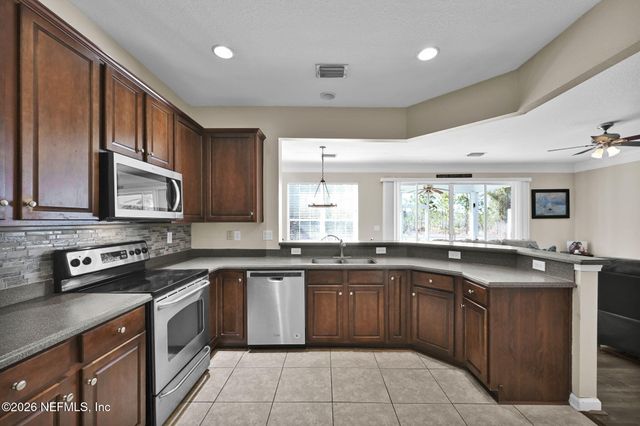 6325 AUTUMN BERRY Circle, Jacksonville, FL 32258