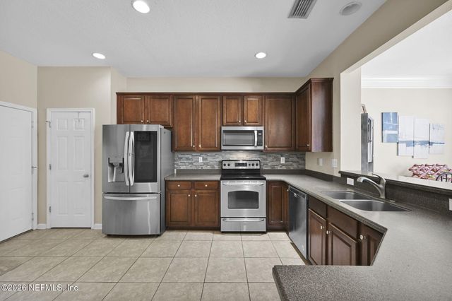 6325 AUTUMN BERRY Circle, Jacksonville, FL 32258