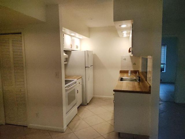 6341 Chasewood Drive B, Jupiter, FL 33458