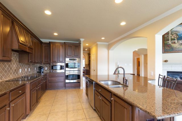 162 W Hullwood Court, Spring, TX 77389