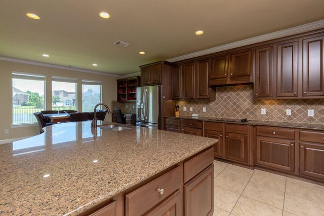 162 W Hullwood Court, Spring, TX 77389