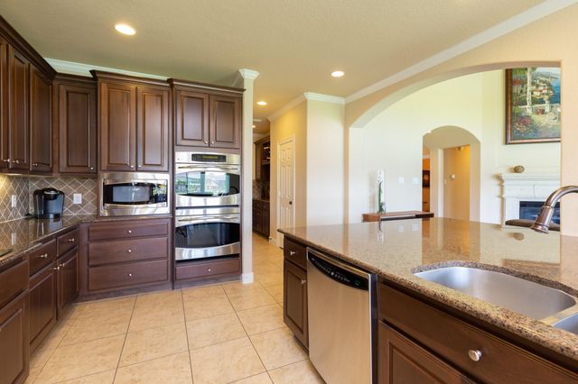 162 W Hullwood Court, Spring, TX 77389