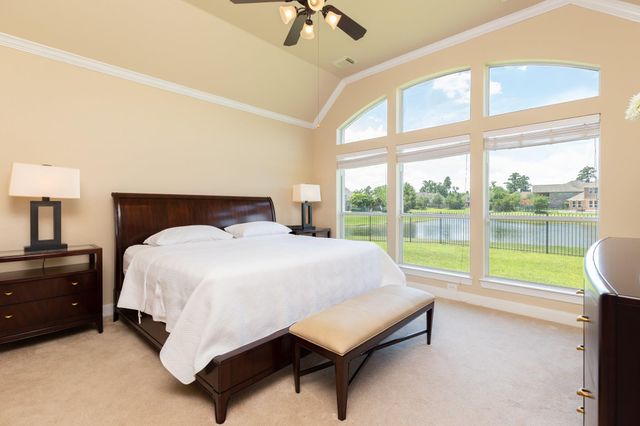 162 W Hullwood Court, Spring, TX 77389
