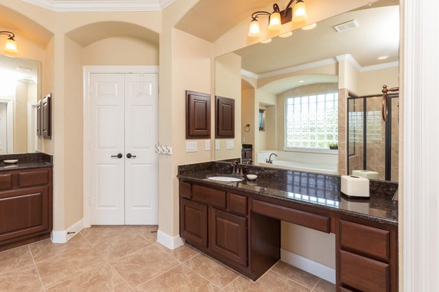 162 W Hullwood Court, Spring, TX 77389