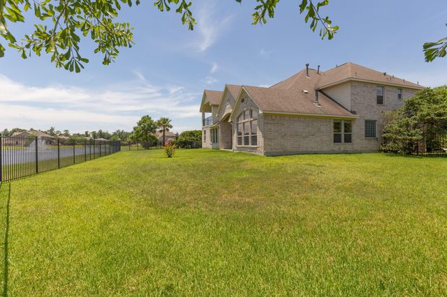162 W Hullwood Court, Spring, TX 77389