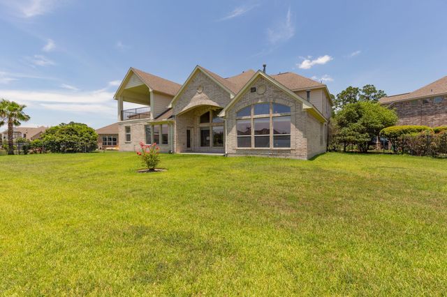 162 W Hullwood Court, Spring, TX 77389