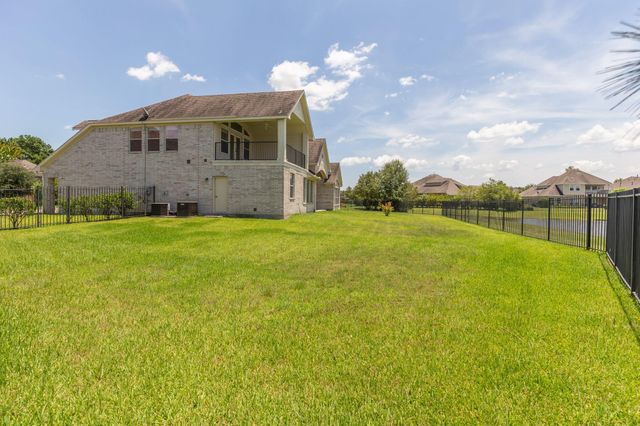 162 W Hullwood Court, Spring, TX 77389