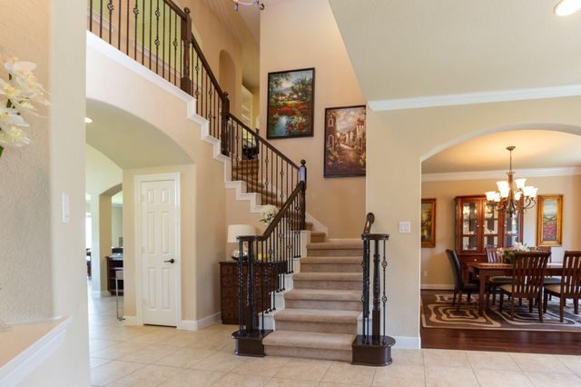 162 W Hullwood Court, Spring, TX 77389