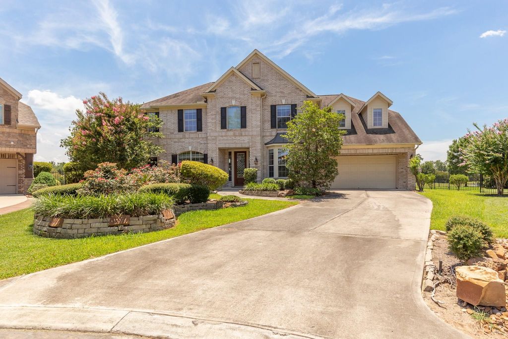 162 W Hullwood Court, Spring, TX 77389