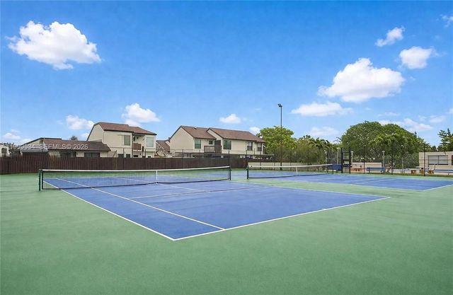 9711 NW 4th Ln 9711, Miami, FL 33172