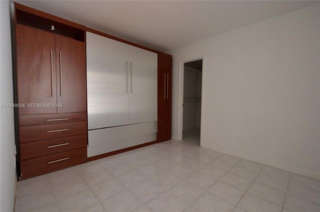 9711 NW 4th Ln 9711, Miami, FL 33172