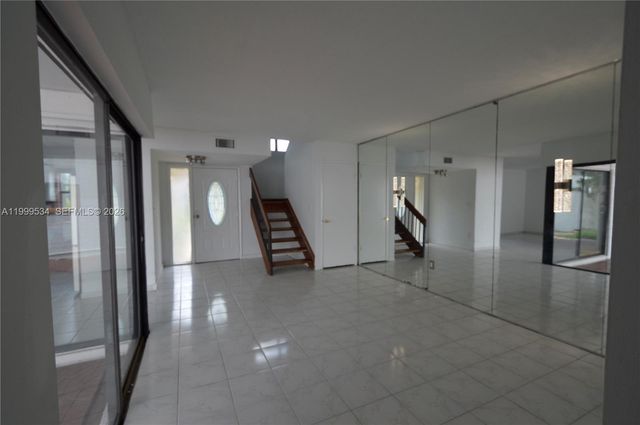 9711 NW 4th Ln 9711, Miami, FL 33172