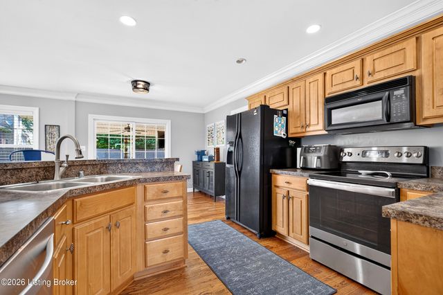 810 Abingdon Cir, Shelbyville, KY 40065