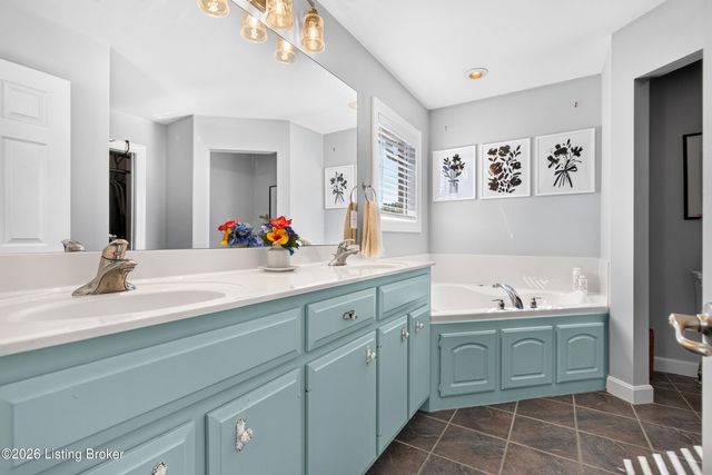 810 Abingdon Cir, Shelbyville, KY 40065