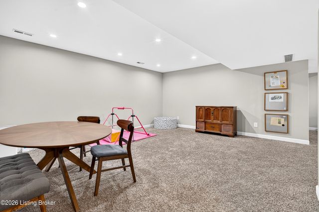 810 Abingdon Cir, Shelbyville, KY 40065