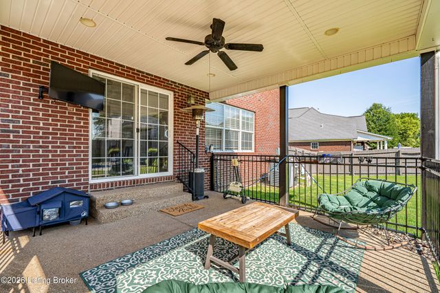 810 Abingdon Cir, Shelbyville, KY 40065