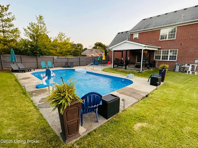 810 Abingdon Cir, Shelbyville, KY 40065