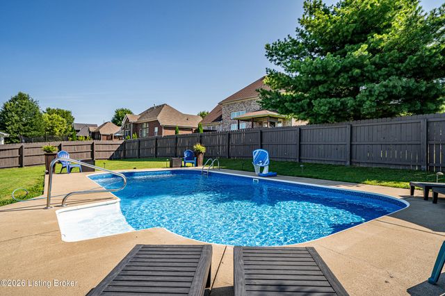 810 Abingdon Cir, Shelbyville, KY 40065