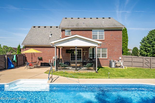 810 Abingdon Cir, Shelbyville, KY 40065