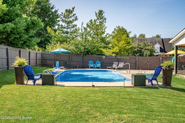 810 Abingdon Cir, Shelbyville, KY 40065