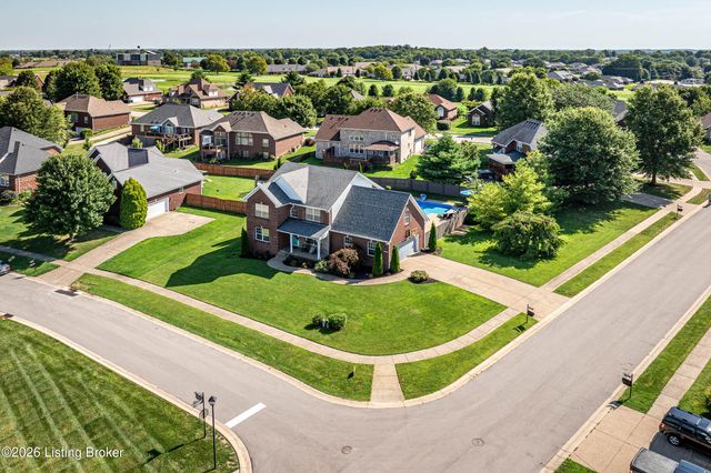 810 Abingdon Cir, Shelbyville, KY 40065