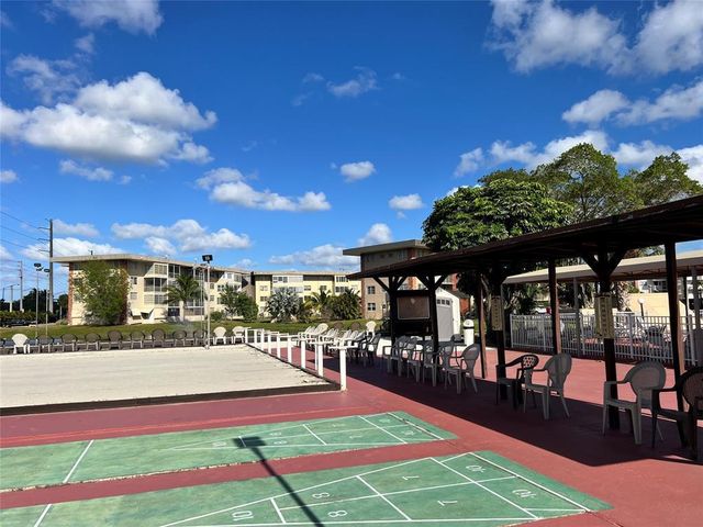 2800 NW 47th Terrace 106b, Lauderdale Lakes, FL 33313