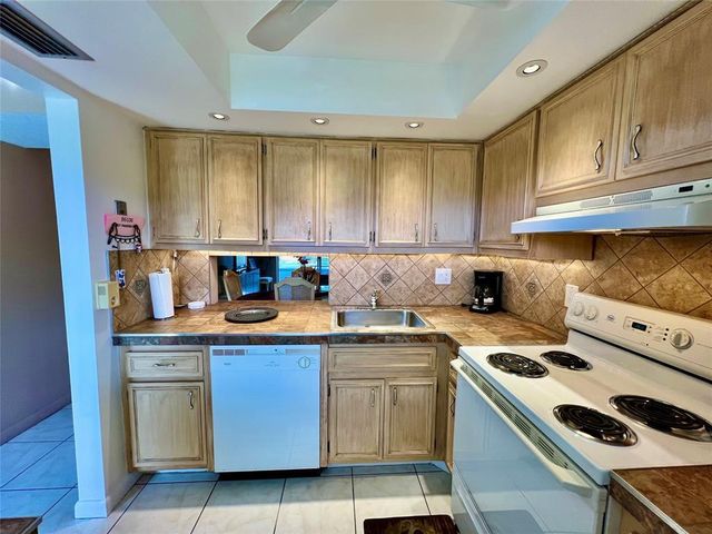 2800 NW 47th Terrace 106b, Lauderdale Lakes, FL 33313