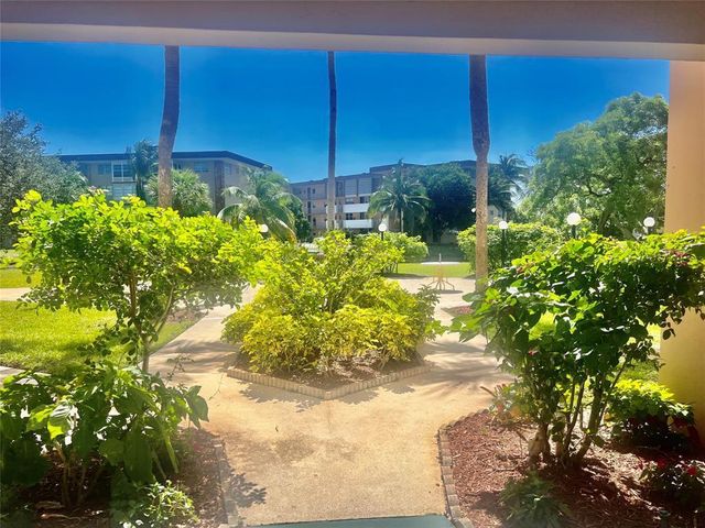 2800 NW 47th Terrace 106b, Lauderdale Lakes, FL 33313