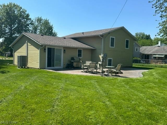 454 Oaknoll Drive, Amherst, OH 44001