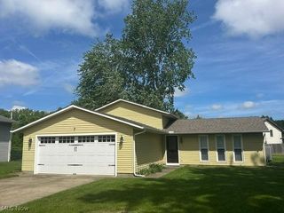454 Oaknoll Drive, Amherst, OH 44001