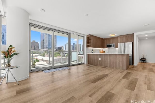 1500 Rycroft Street 311R, Honolulu, HI 96814
