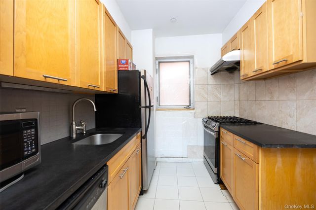 7128 163rd Street 2A, Fresh Meadows, NY 11365