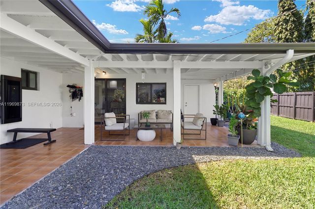 6315 SW 42nd St, South Miami, FL 33155